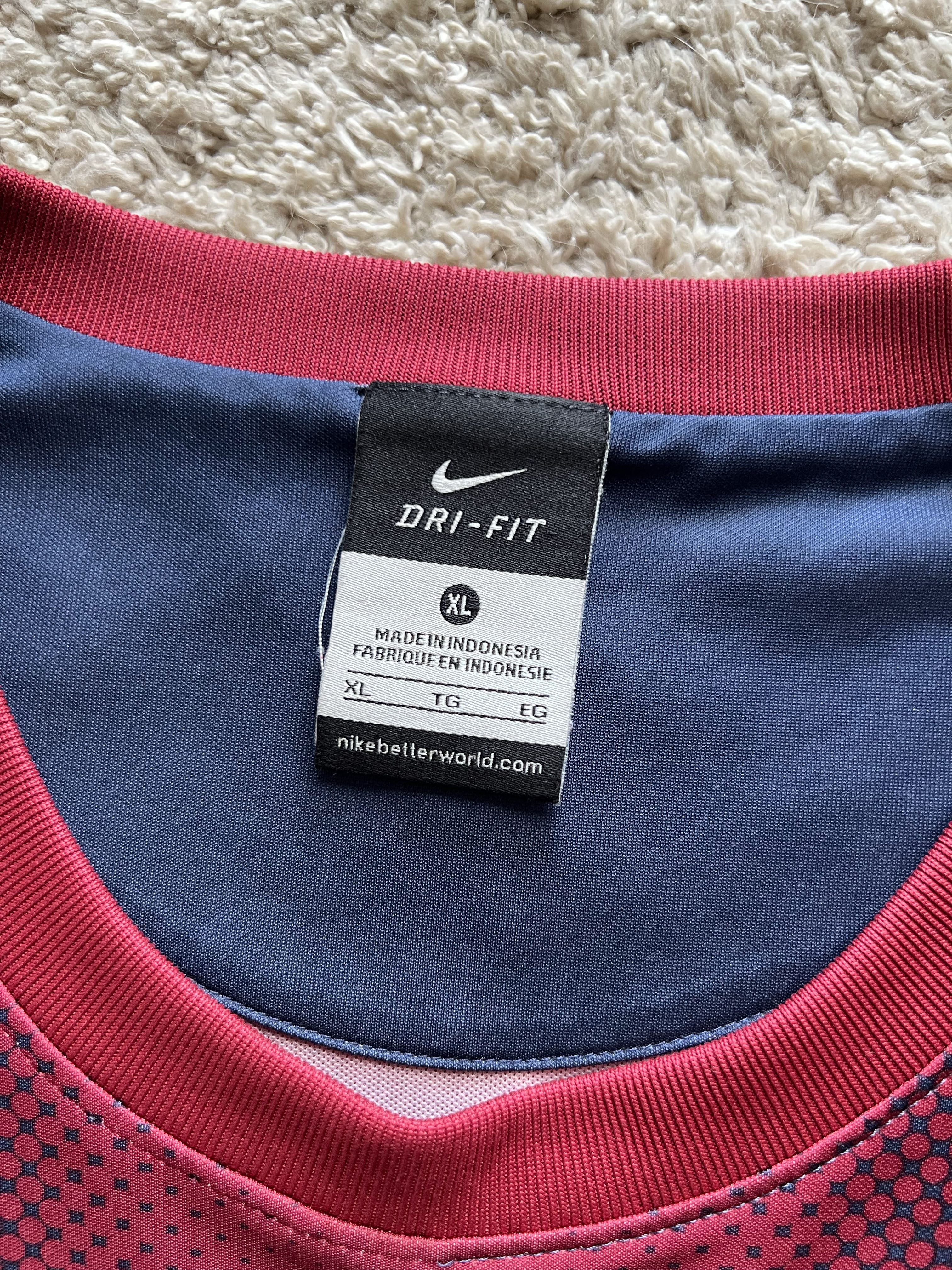Neck label